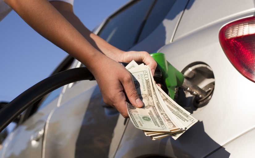 La gasolina de $4 aparece en todas partes en los EE. UU.